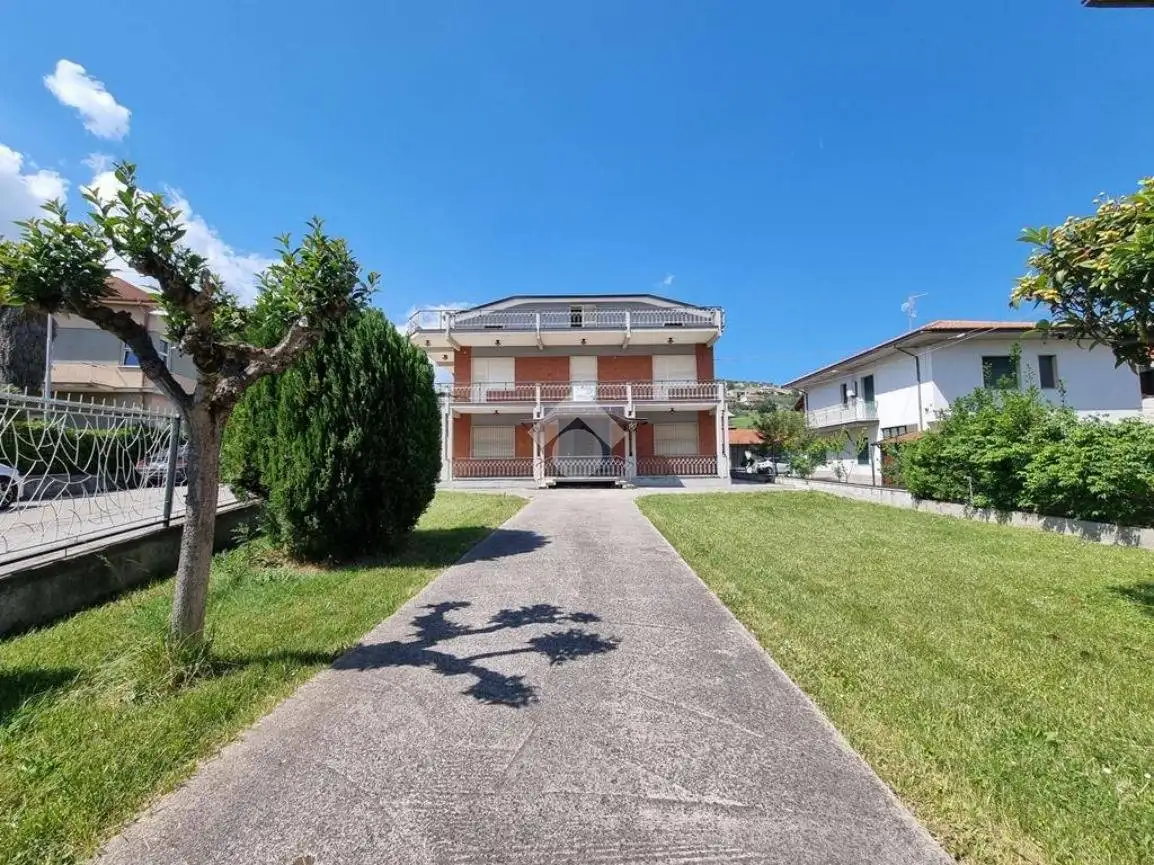 Appartamento in vendita a Castellalto