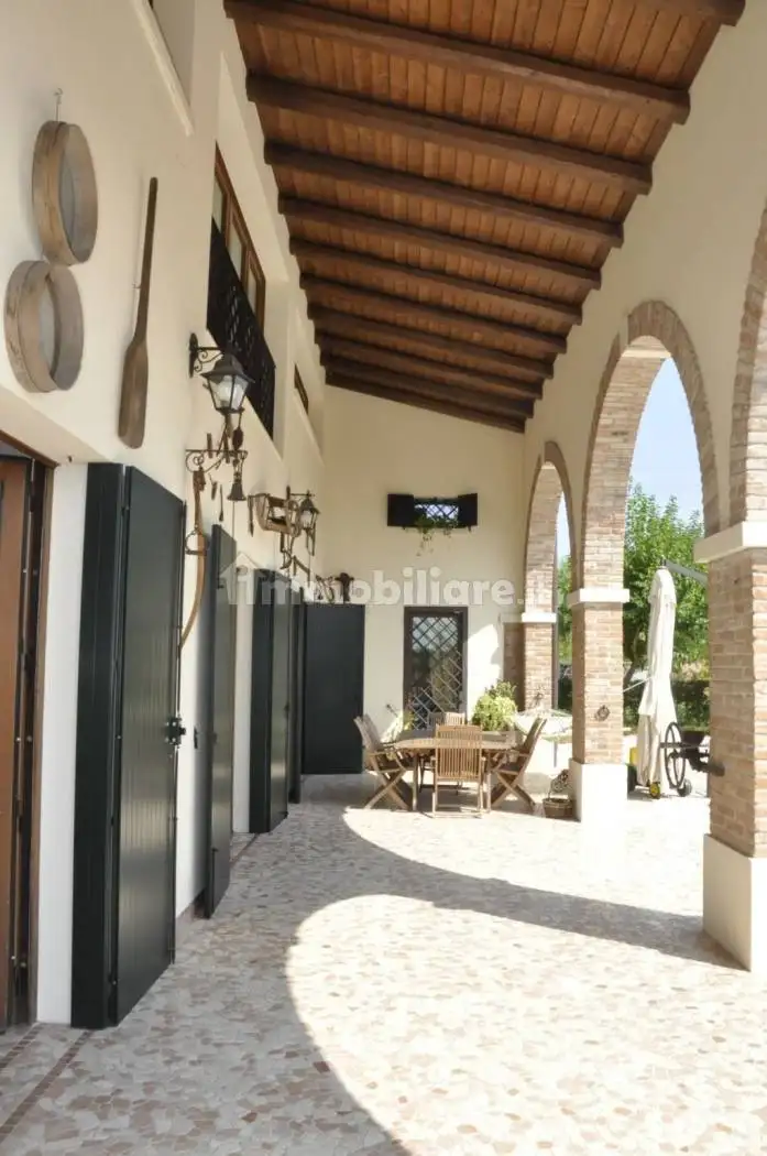 Rustico - Casale in vendita a Padova