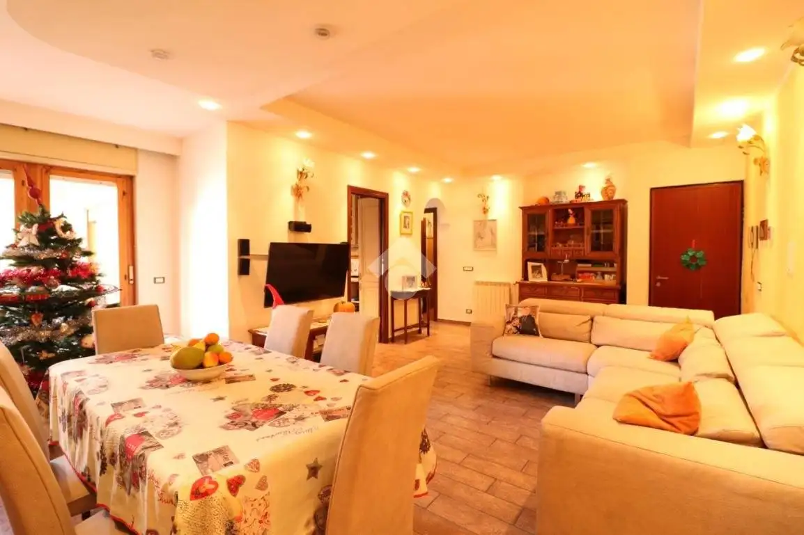 Quadrilocale via Luigi Einaudi 20, Centro, Genzano di Roma - foto 4