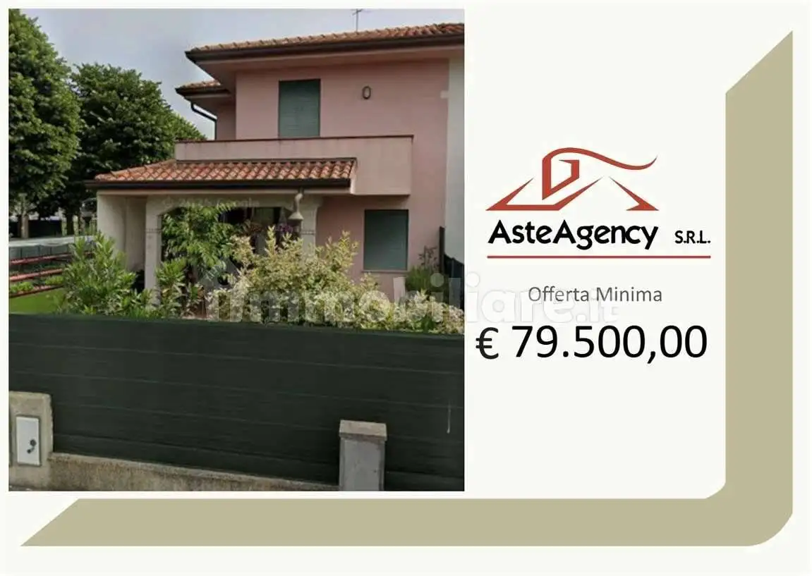 Villa in asta a Lusia