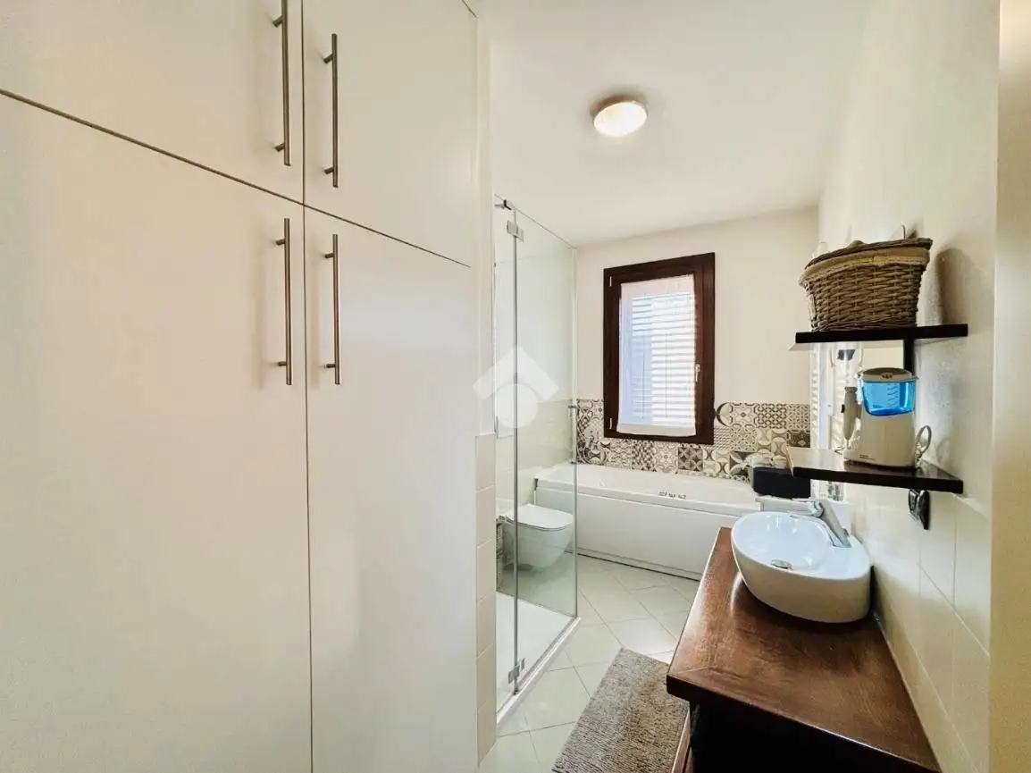 Villa a schiera via Bisbino 60, Centro, Casnate con Bernate - foto 2