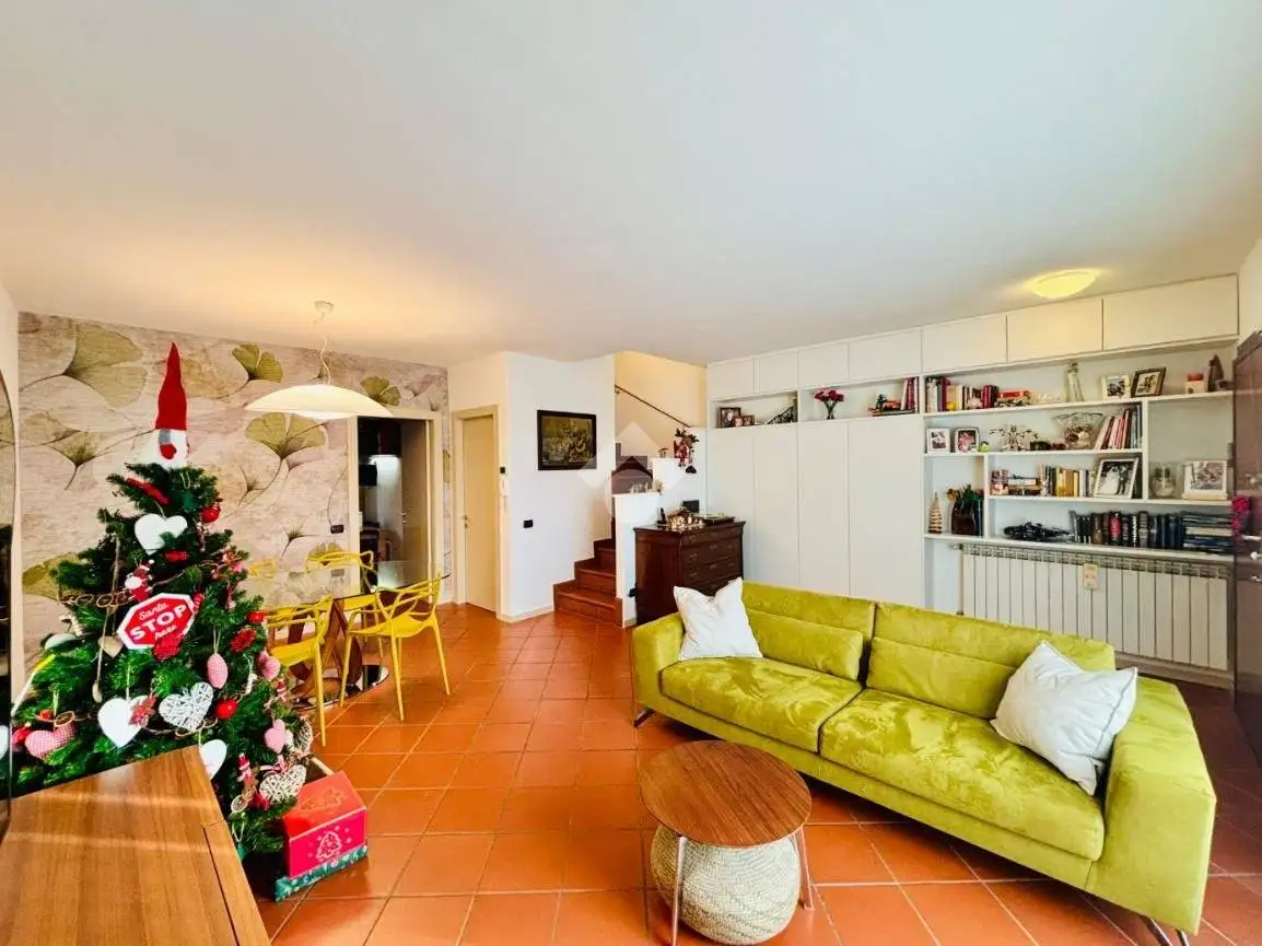 Villa a schiera via Bisbino 60, Centro, Casnate con Bernate - foto 4