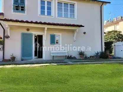 Villa in affitto a Forte dei Marmi