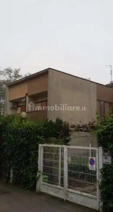 Villetta a schiera in asta a Cesate