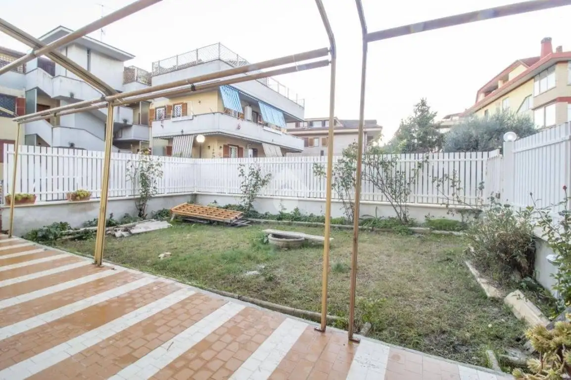 Trilocale via vladimiro riva 33, Zona Stadio, La Fonte, Monterotondo - foto 3