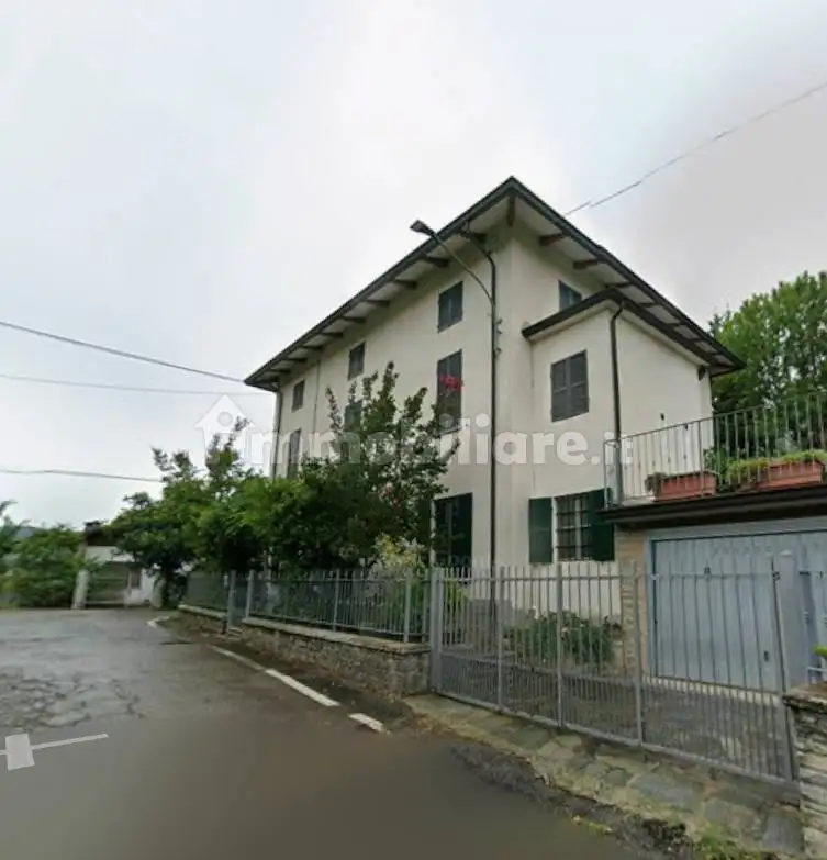 Casa indipendente in asta a Tizzano Val Parma