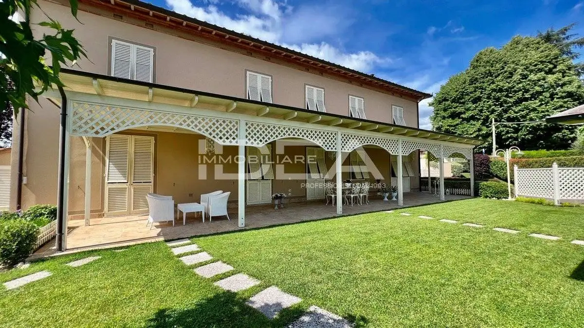 Villa in vendita a Lucca