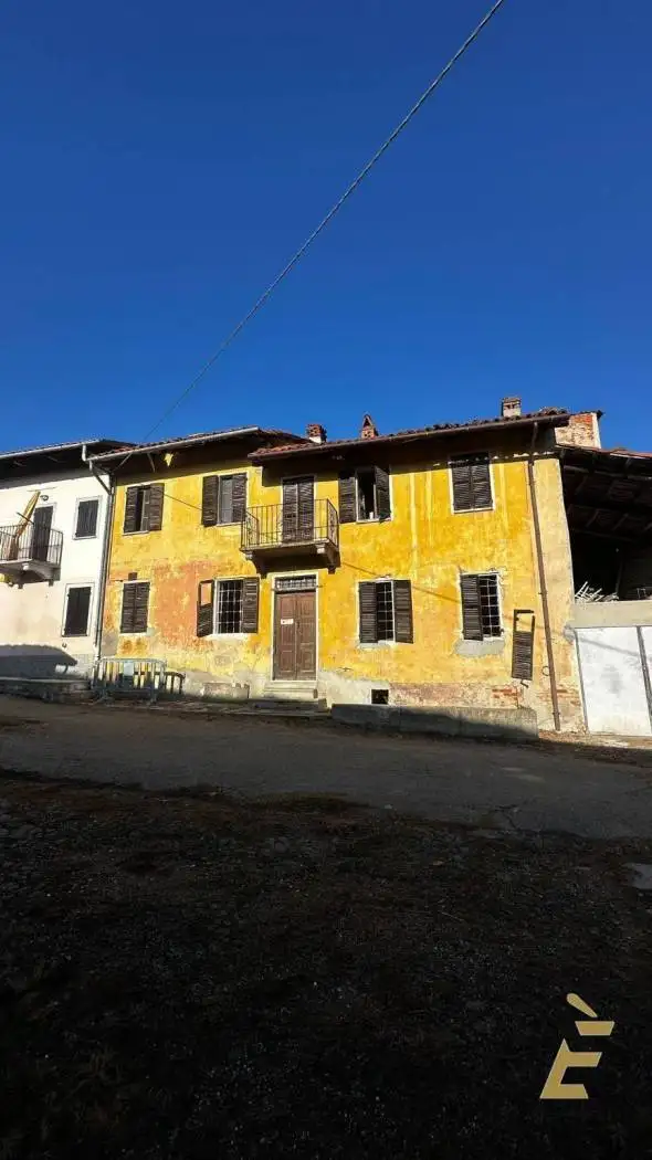 Rustico - Casale in vendita a Roatto