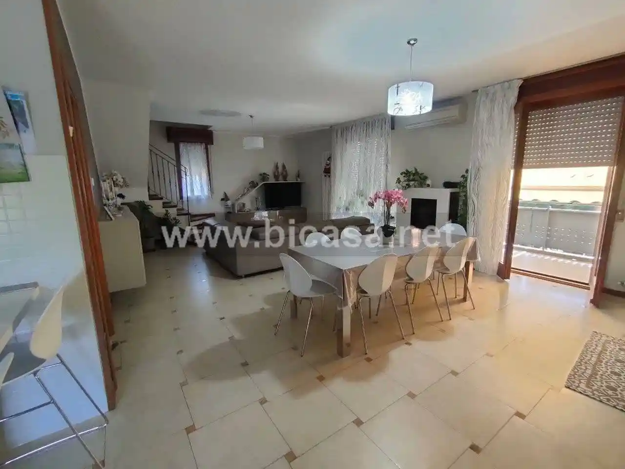 Villa in vendita a Vallefoglia