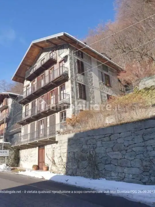 Palazzo - Stabile in asta a Ala di Stura
