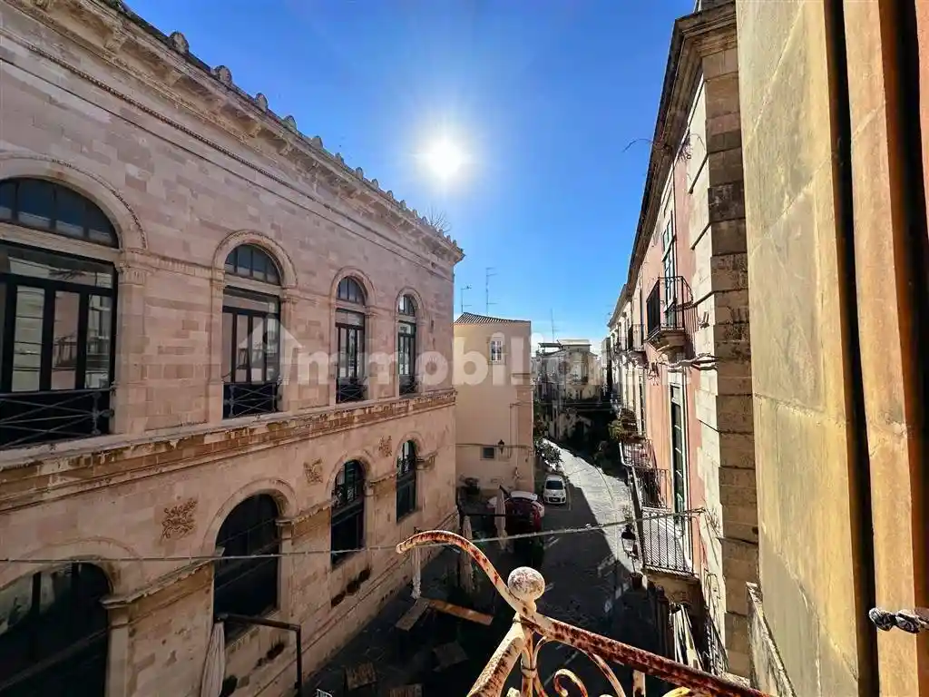 Trilocale ottimo stato, piano terra, Ortigia, Siracusa - foto 3