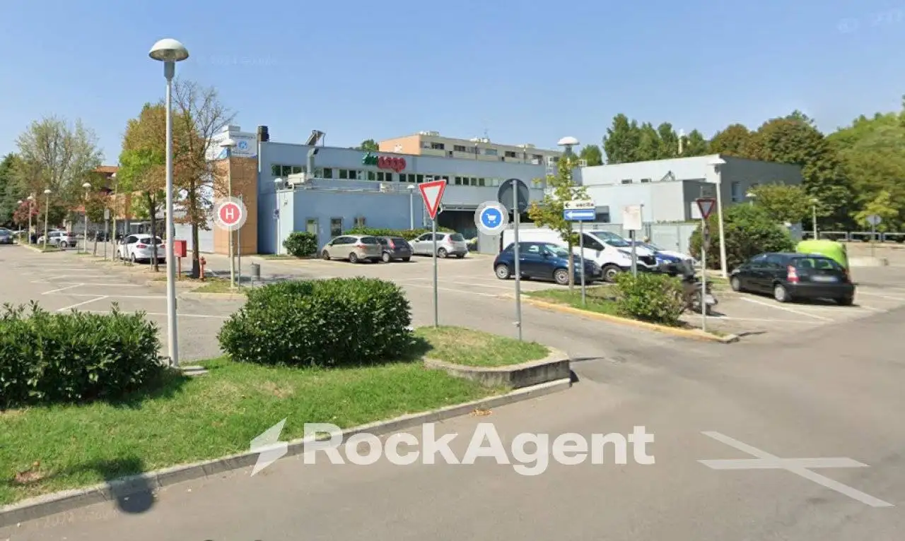 Palazzo - Edificio in vendita a Castel Maggiore