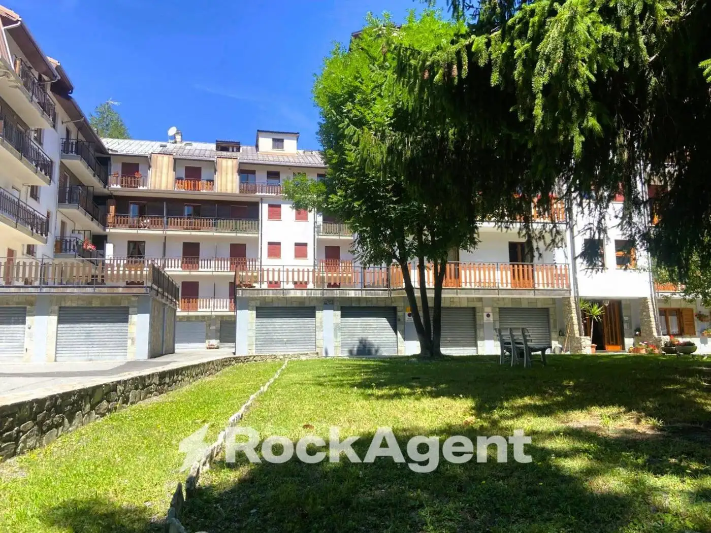 Bilocale via Einaudi, 15, Centro, Bardonecchia - foto 2