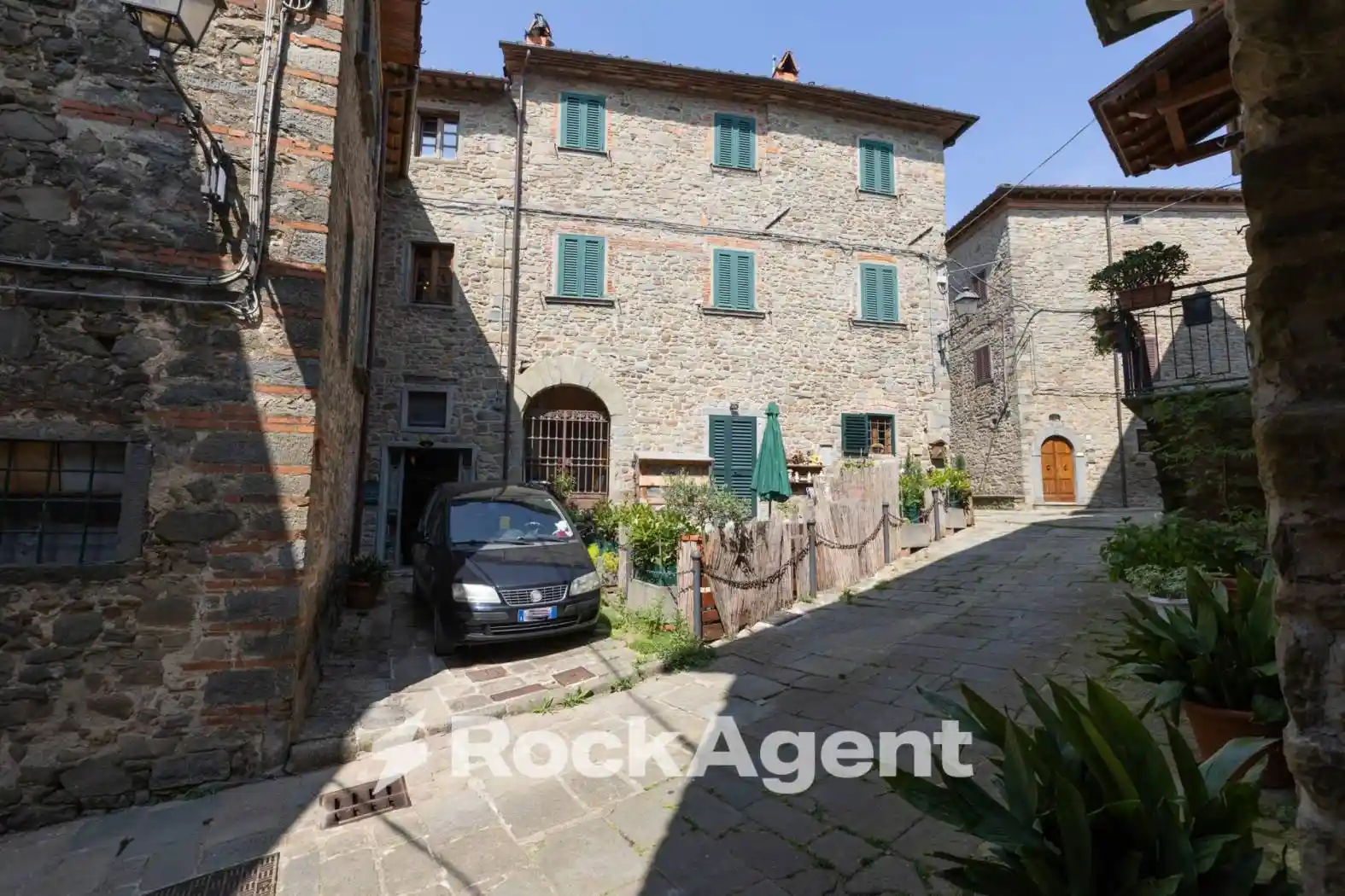 Terratetto unifamiliare piazza San Martino, 11, Centro, Pescia - foto 3