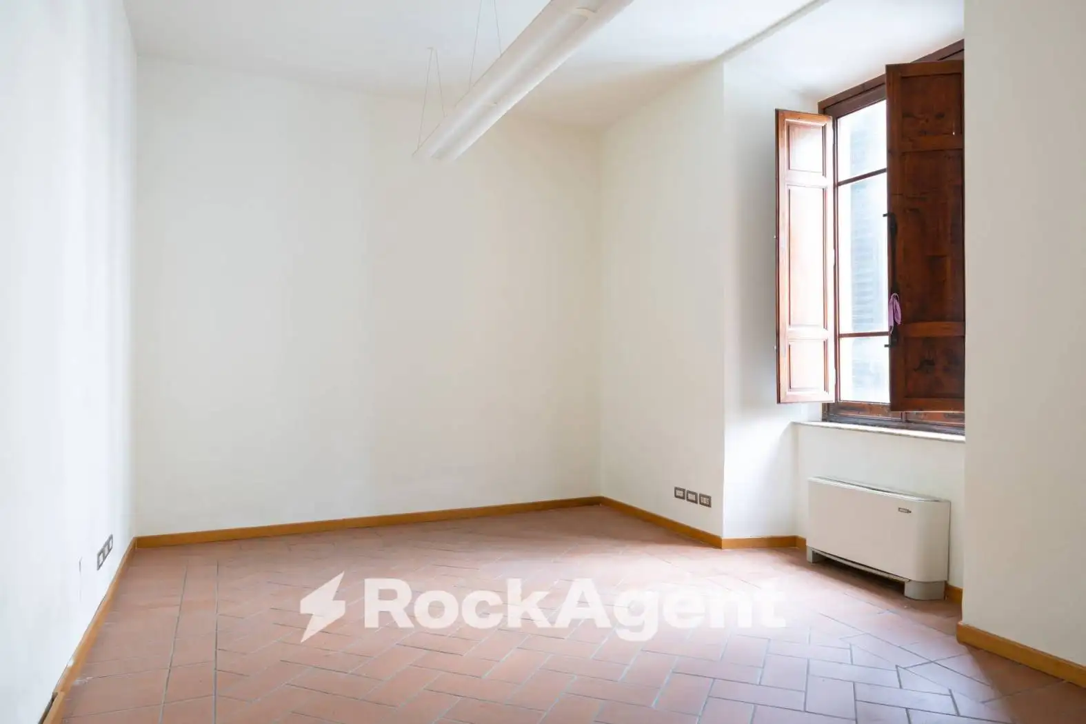 Palazzo - Edificio in Affitto - foto 3