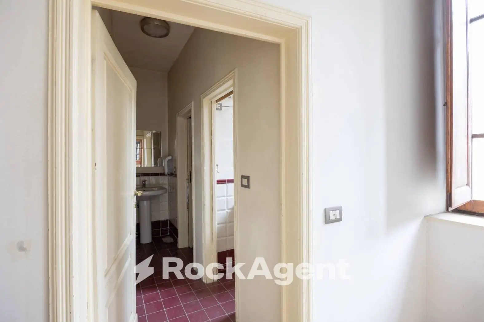 Palazzo - Edificio in Affitto - foto 4