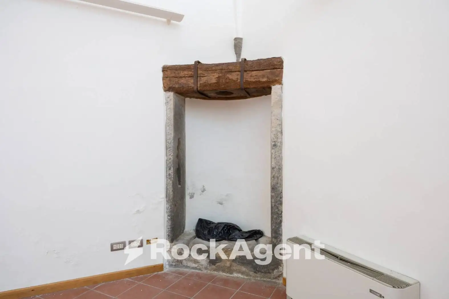 Palazzo - Edificio in Affitto - foto 5