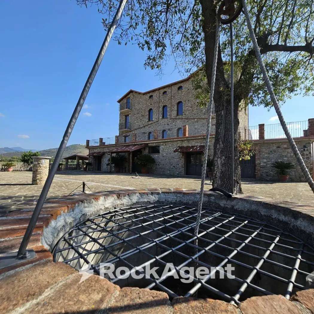 Palazzo - Edificio in Vendita - foto 2