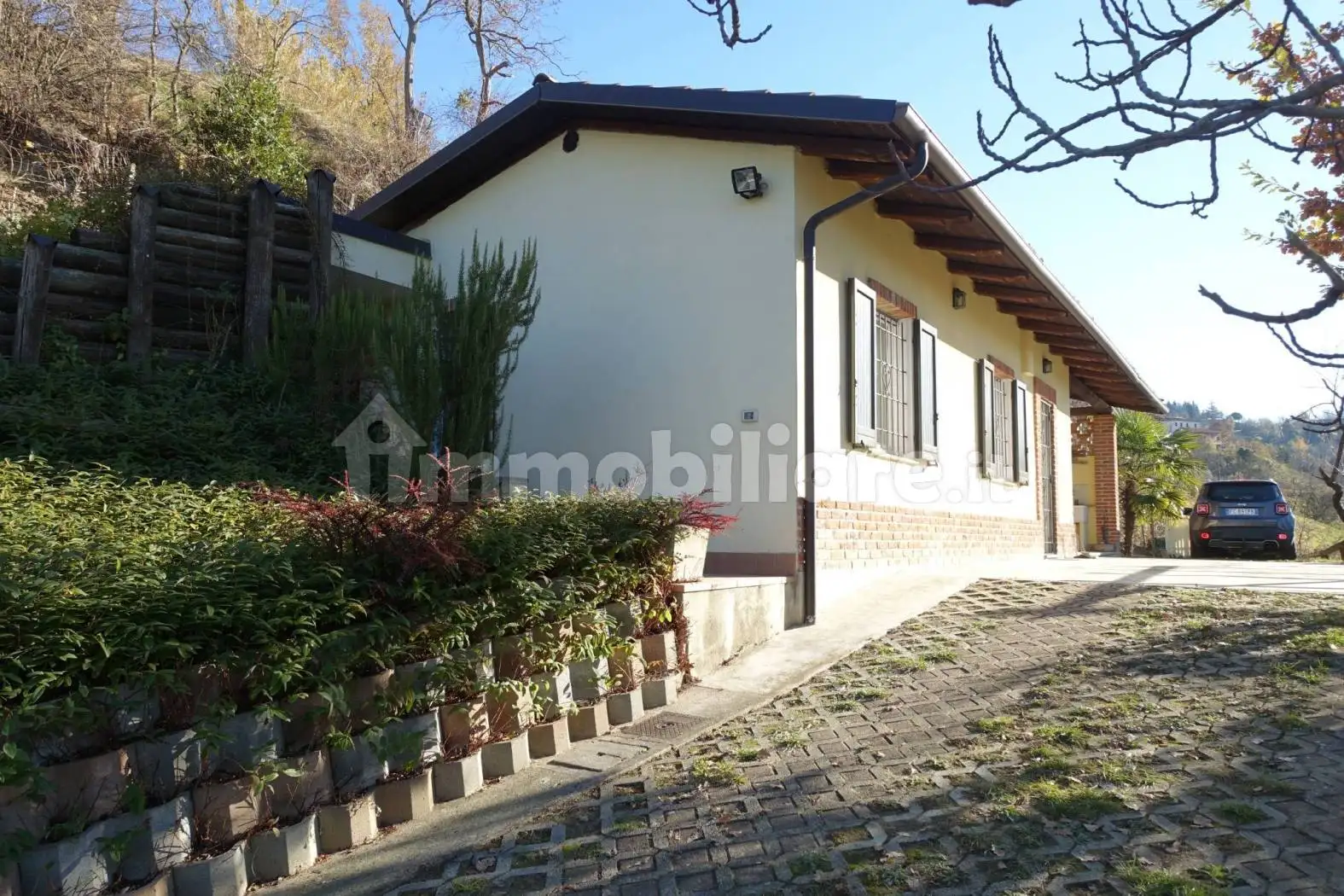 Villa in vendita a Canelli