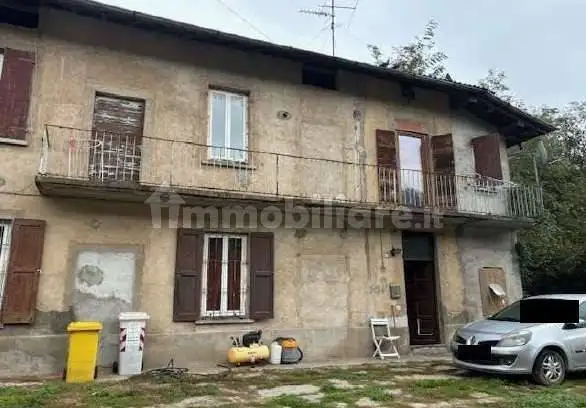 Casa indipendente in asta a Varese