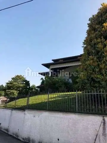 Villa in asta a Mornago