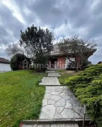 Appartamento all'asta via   Sauro, 21, Bregnano - foto 3