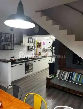 Casa indipendente in asta a Bisuschio