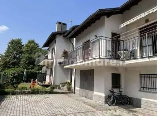 Casa indipendente in asta a Porto Ceresio