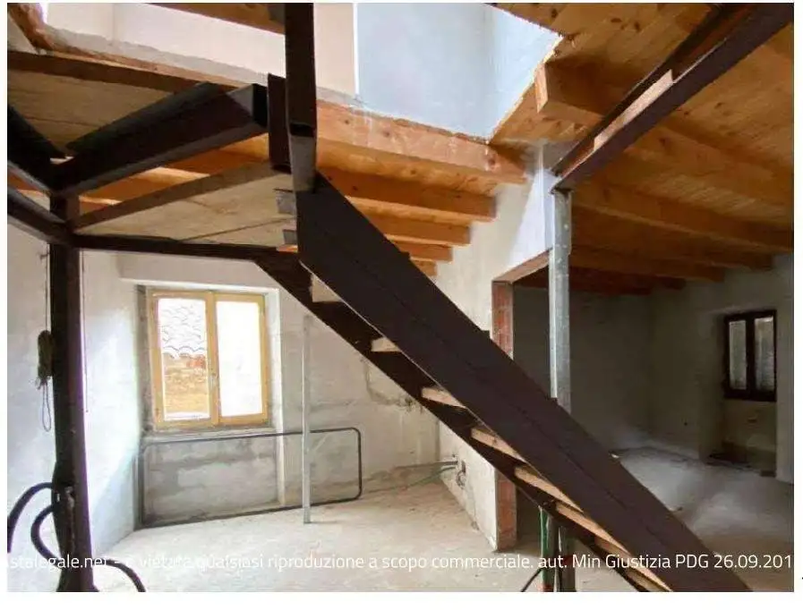 Casa indipendente all'asta via Marconi, Besano - foto 4