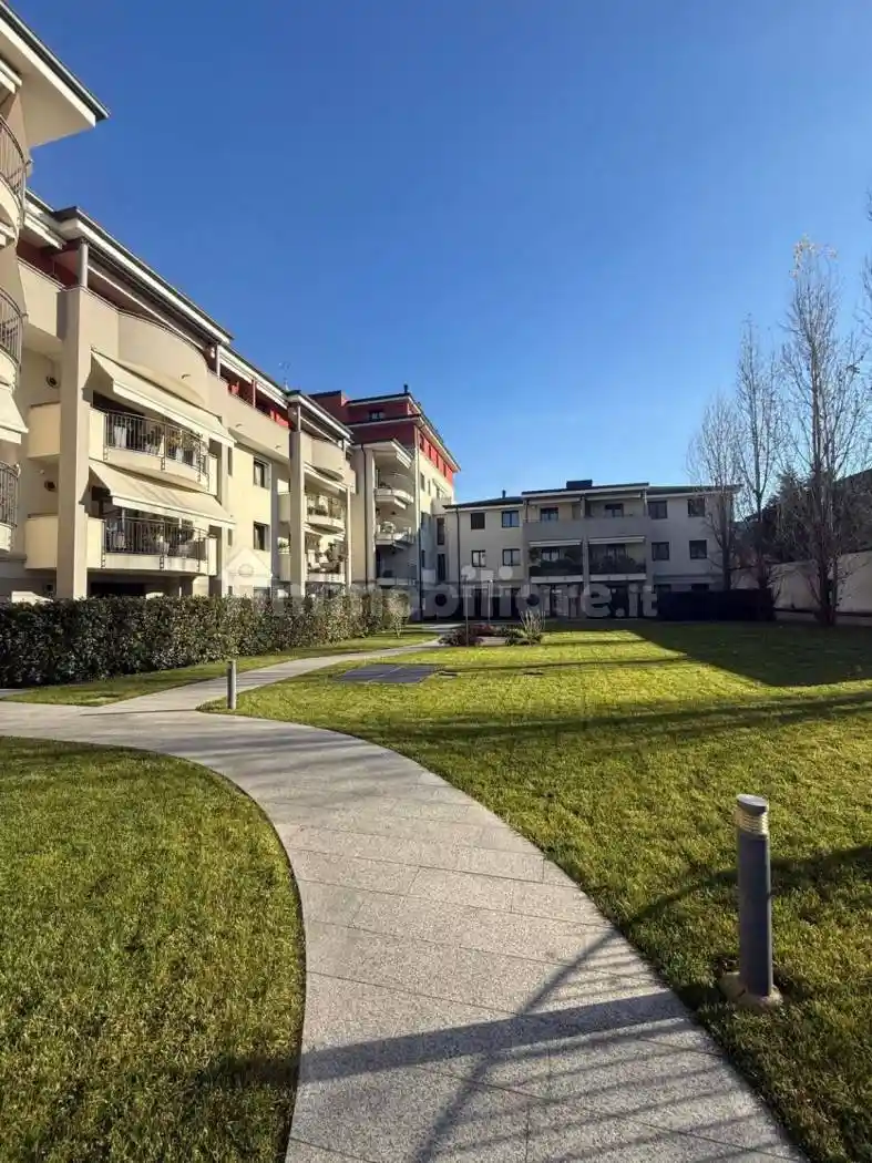 Quadrilocale via Cesare Aguilhon 10, Regina Pacis - Borsa, Monza - foto 4