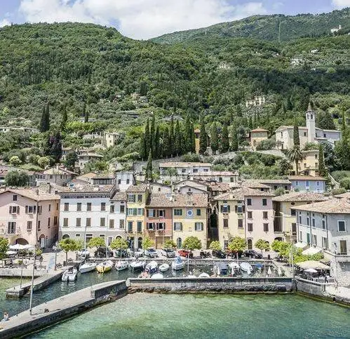 Appartamento in vendita a Gargnano