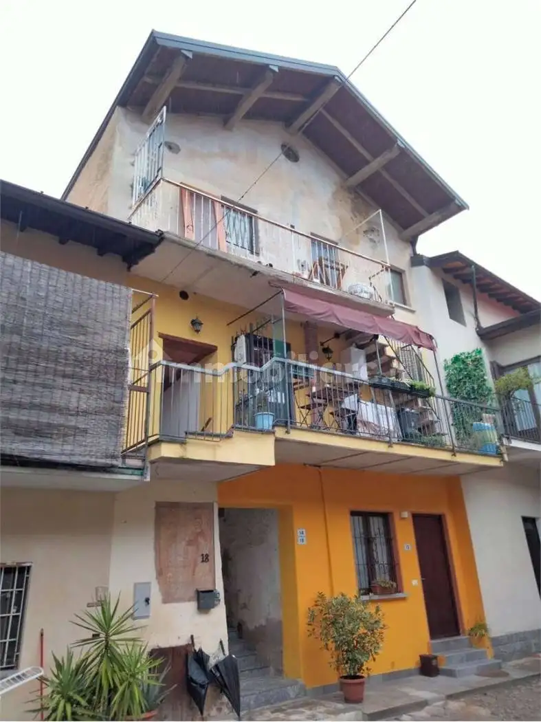 Appartamento in asta a Cocquio-Trevisago