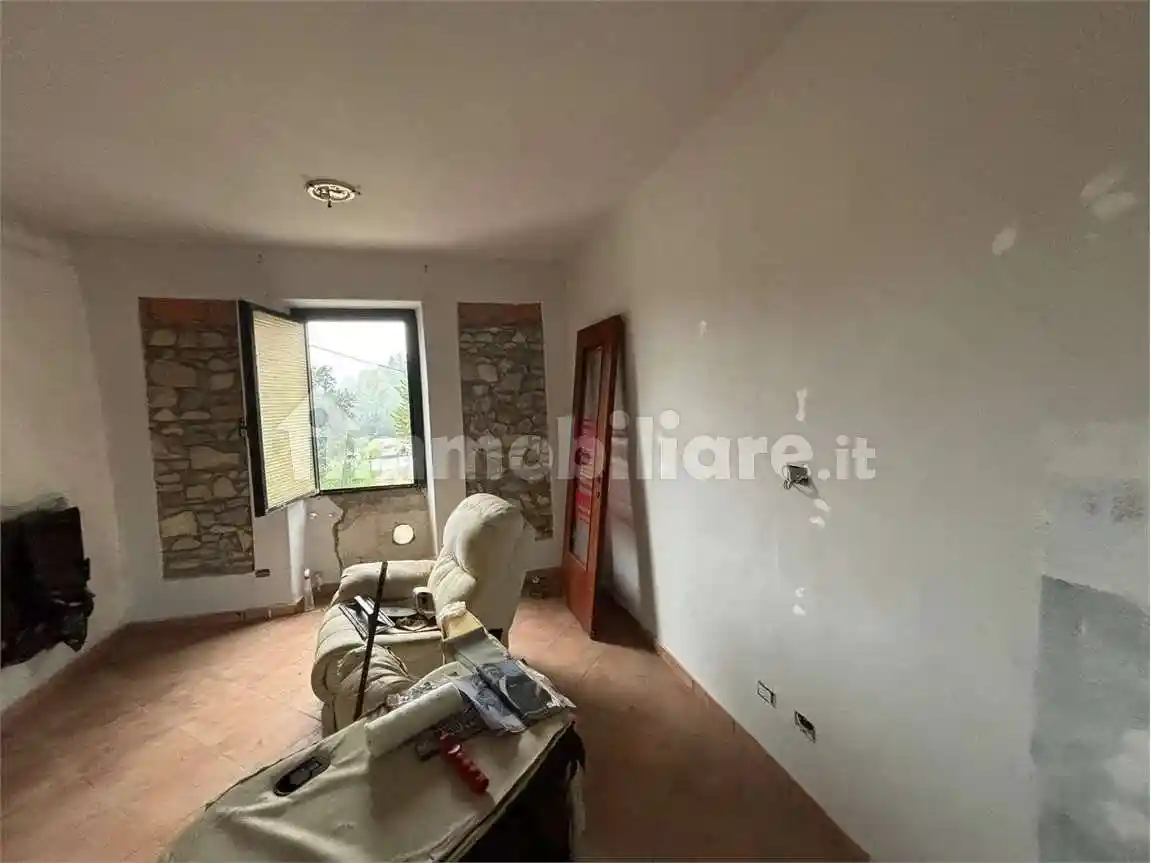 Appartamento all'asta vicolo Vira, 8, Cocquio-Trevisago - foto 3