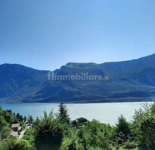 Villa in vendita a Tremosine sul Garda