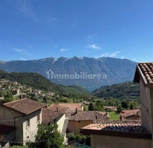 Villa in vendita a Tremosine sul Garda