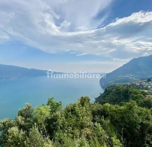 Villa in vendita a Tignale