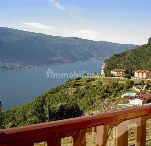 Appartamento in vendita a Tremosine sul Garda