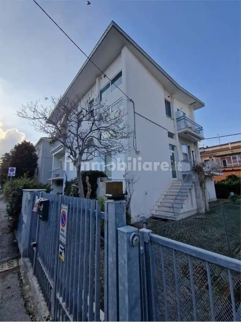 Terratetto unifamiliare 185 m², da ristrutturare, Via Covignano - Villaggio Azzurro, Rimini - foto 3