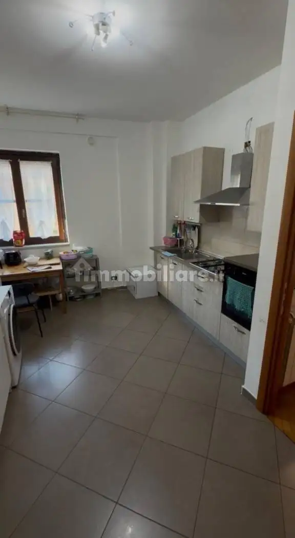 Quadrilocale via Generale Antonino Cascino 36, Emanuele II, C. Colombo, Morelli e Silvati, Avellino - foto 3