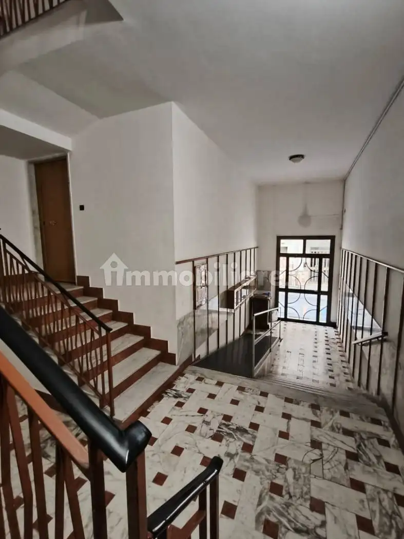 Trilocale da ristrutturare, primo piano, Centro, Battipaglia - foto 3