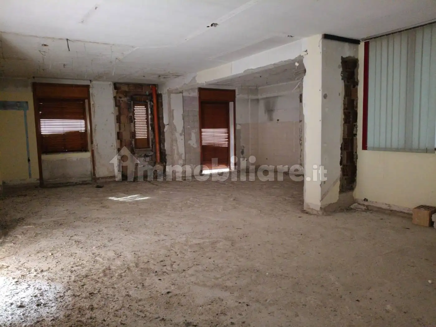 Trilocale da ristrutturare, primo piano, Centro, Battipaglia - foto 5