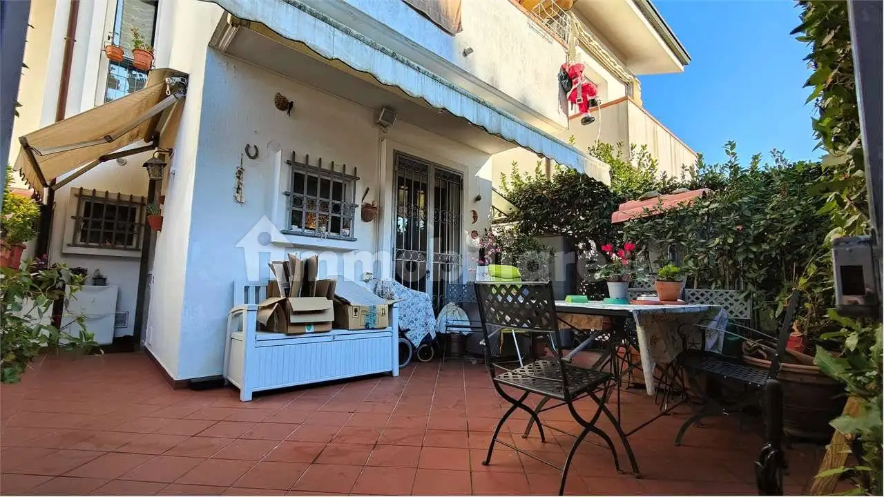 Villetta a schiera in vendita a Massa
