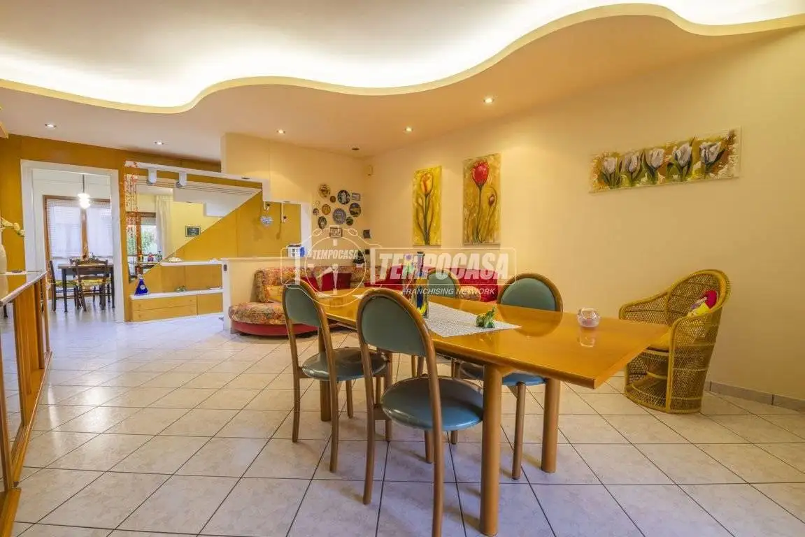 Appartamento viale Montolmo 19, Centro, Corridonia - foto 3