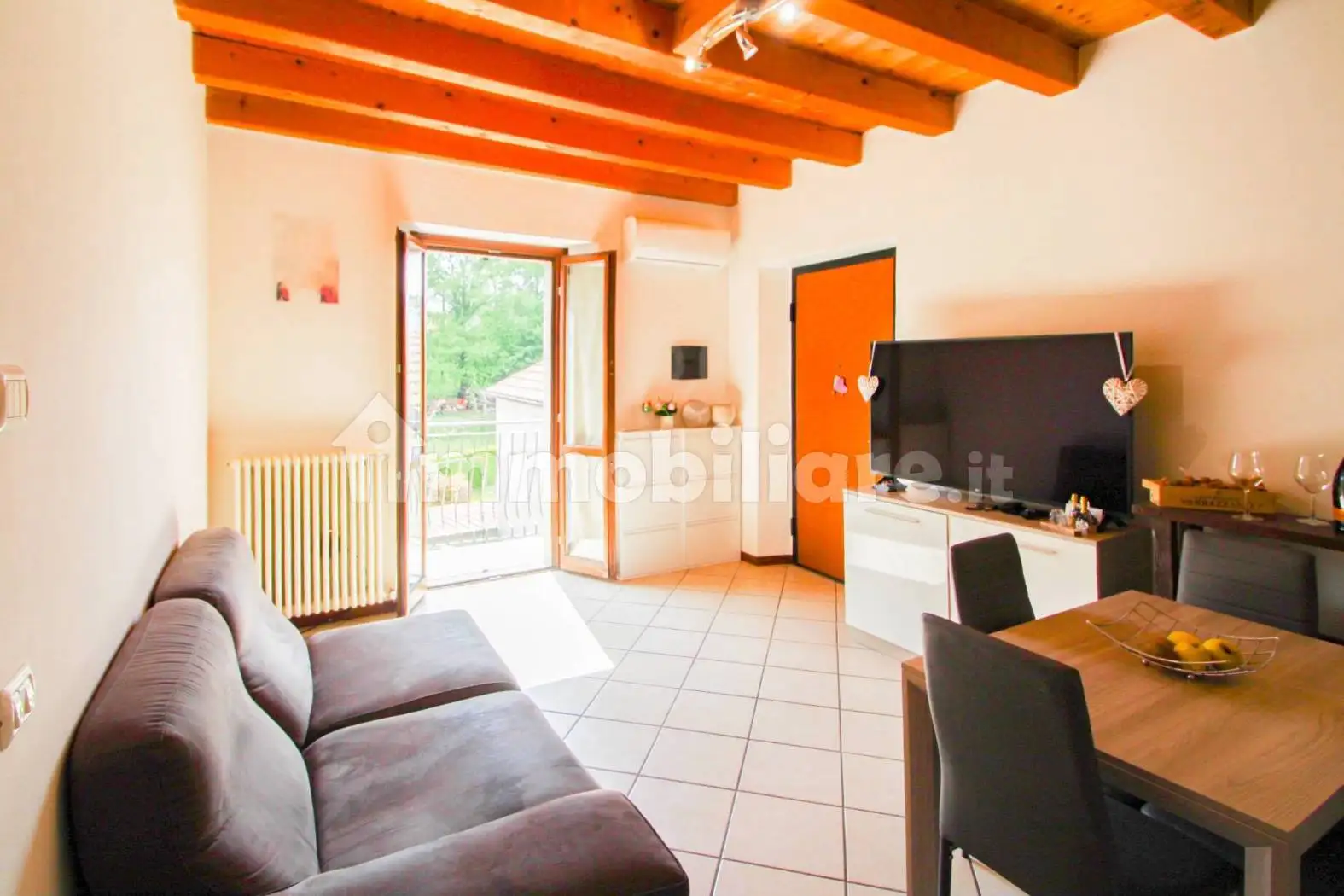 Appartamento in affitto a Faloppio