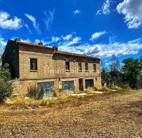 Rustico, da ristrutturare, 360 m², Carassai - foto 4