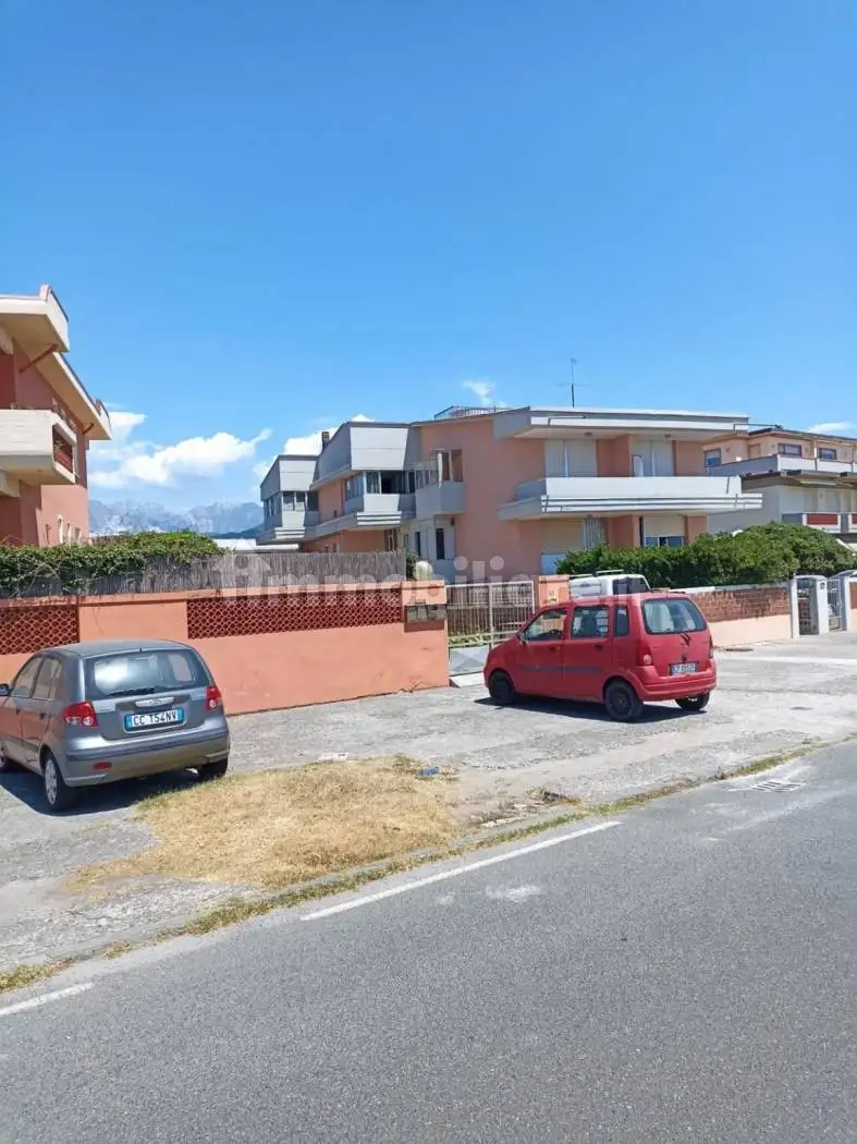 Bilocale viale Giovanni da Verrazzano 17, Marina di Carrara, Carrara - foto 3