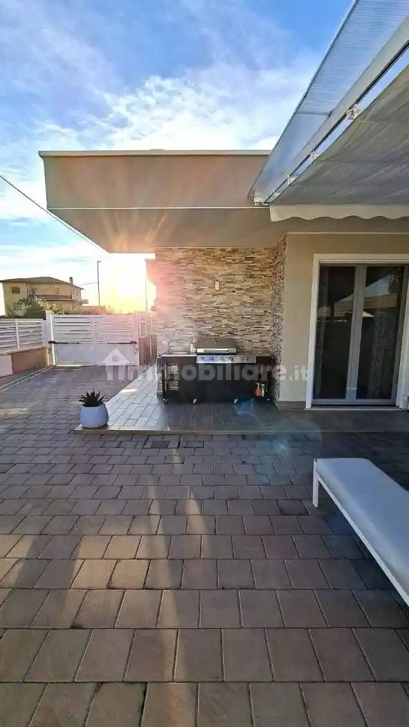 Villa bifamiliare via Sigmund Freud 9, Centro, Cisterna di Latina - foto 3