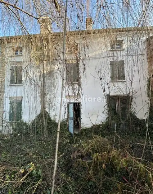 Casa indipendente in asta a Sermide e Felonica