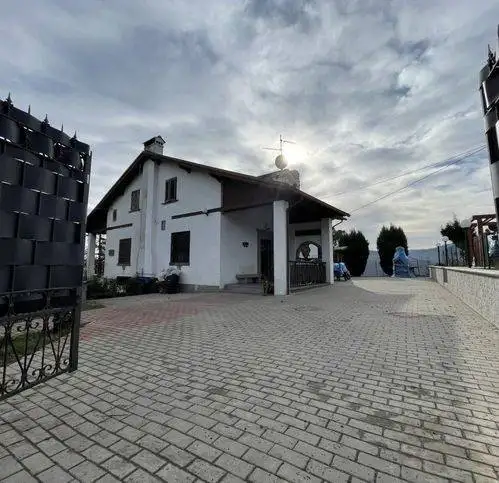 Villa in vendita a Castelvetro di Modena