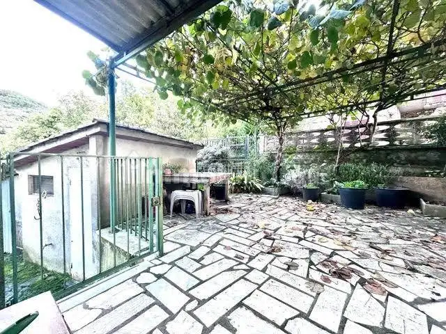 Casa indipendente in vendita a Luni